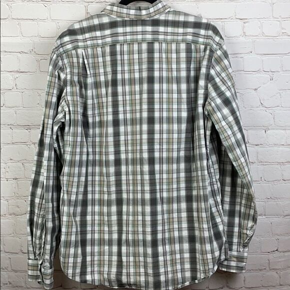 Eddie Bauer Classic Fit Casual Button Down shirt - Picture 7 of 7